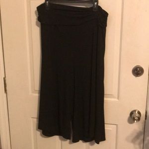 Black dress capris